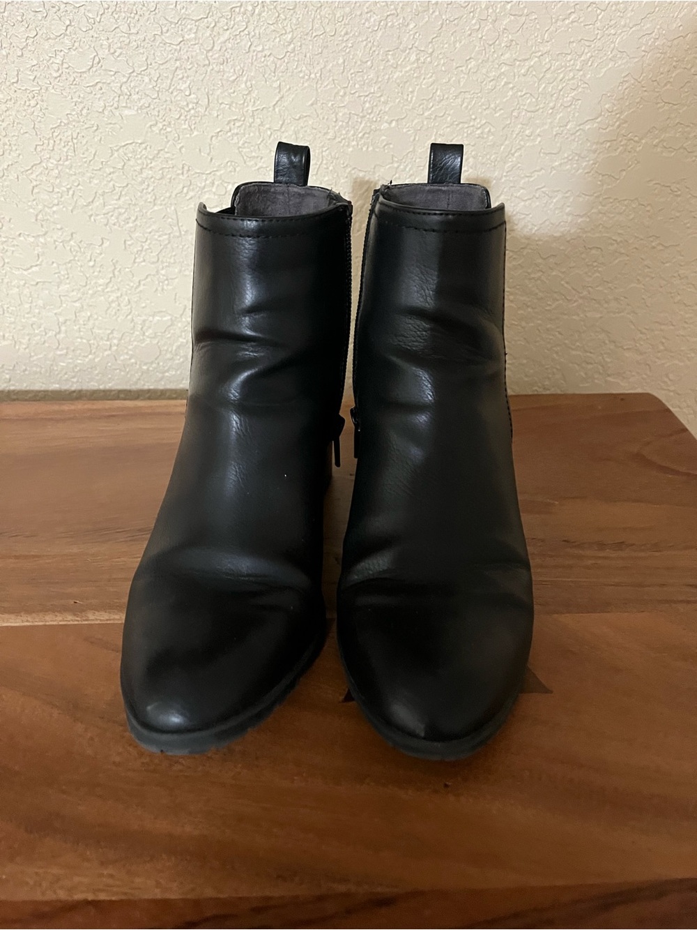 Black boots size 6